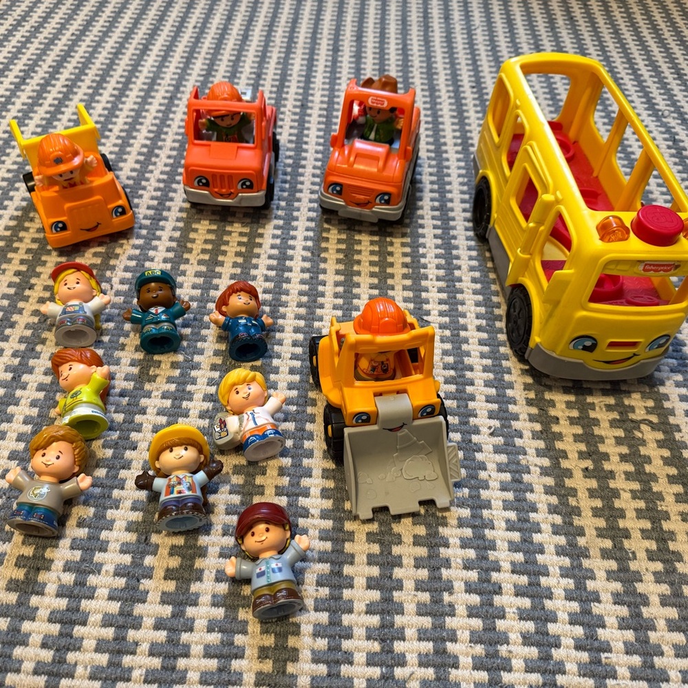 Little people vehicle and car lot